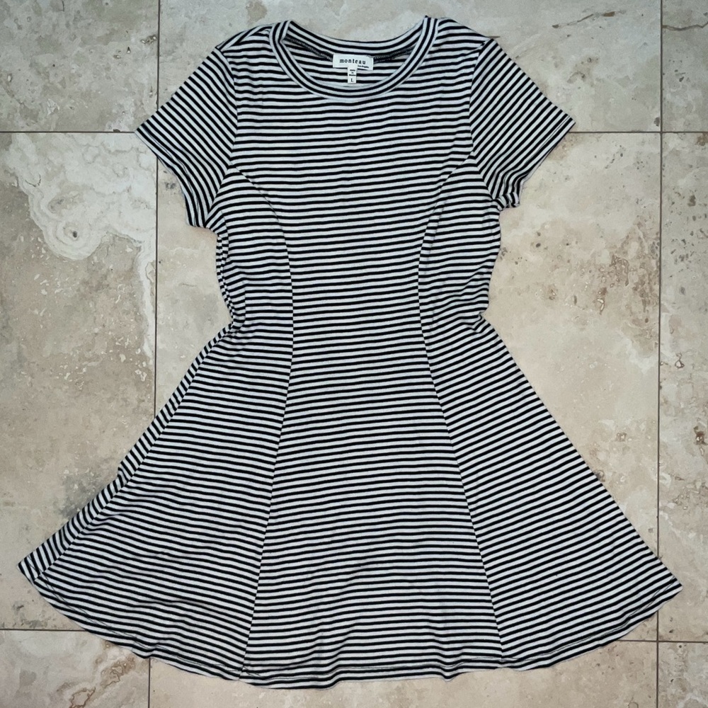 Monteau ● Black and White Striped Short Sleeve Dress